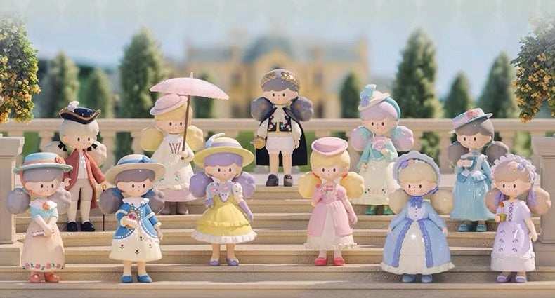 Molinta back to rococo toy doll