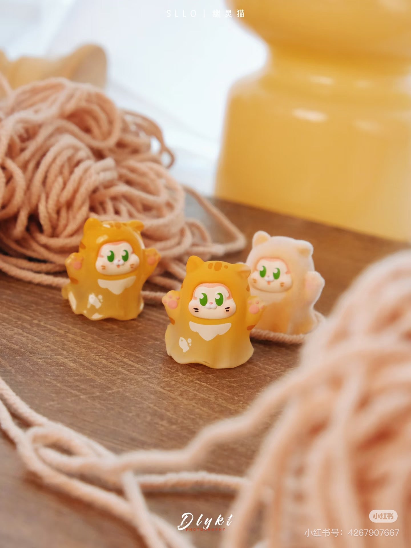 The Sllo Oh My Cat Mini Bean Toy