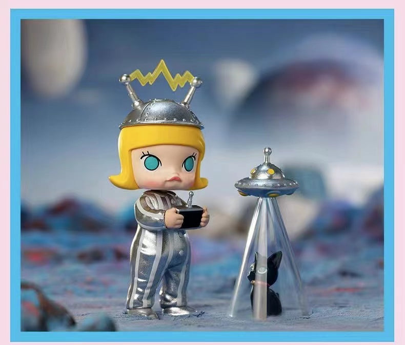 Molly a boring day toy doll