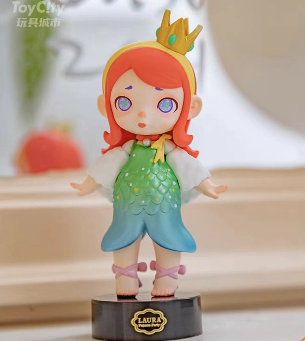 Laura-pajama toy doll