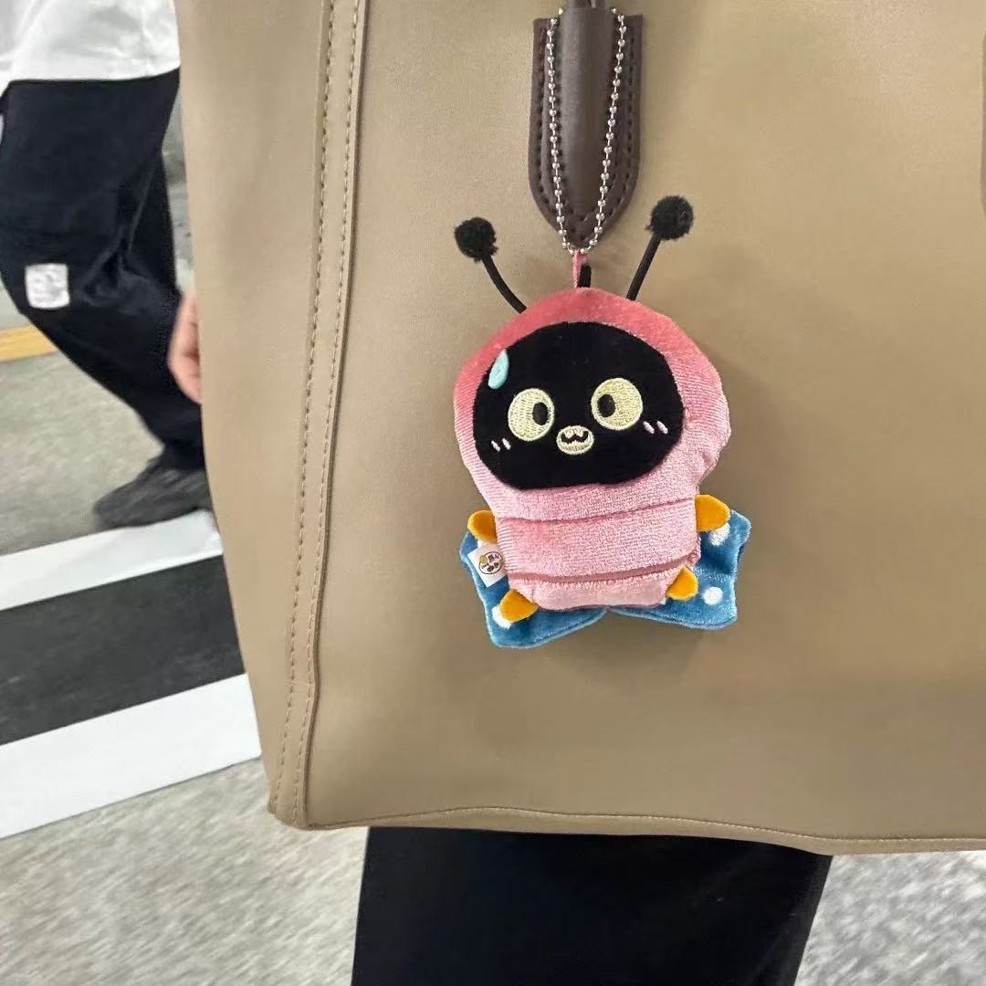 【NEW ARRIVAL-RESTOCK】Bear Baki Bug Zoo Fluffy Magnet Mini Plush Pendant