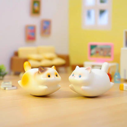 Cute Pet Cat Andwobble Mini Figure