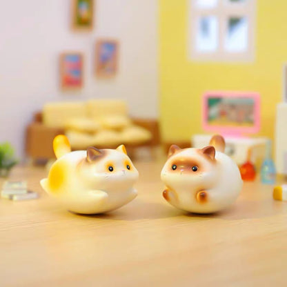 Cute Pet Cat Andwobble Mini Figure