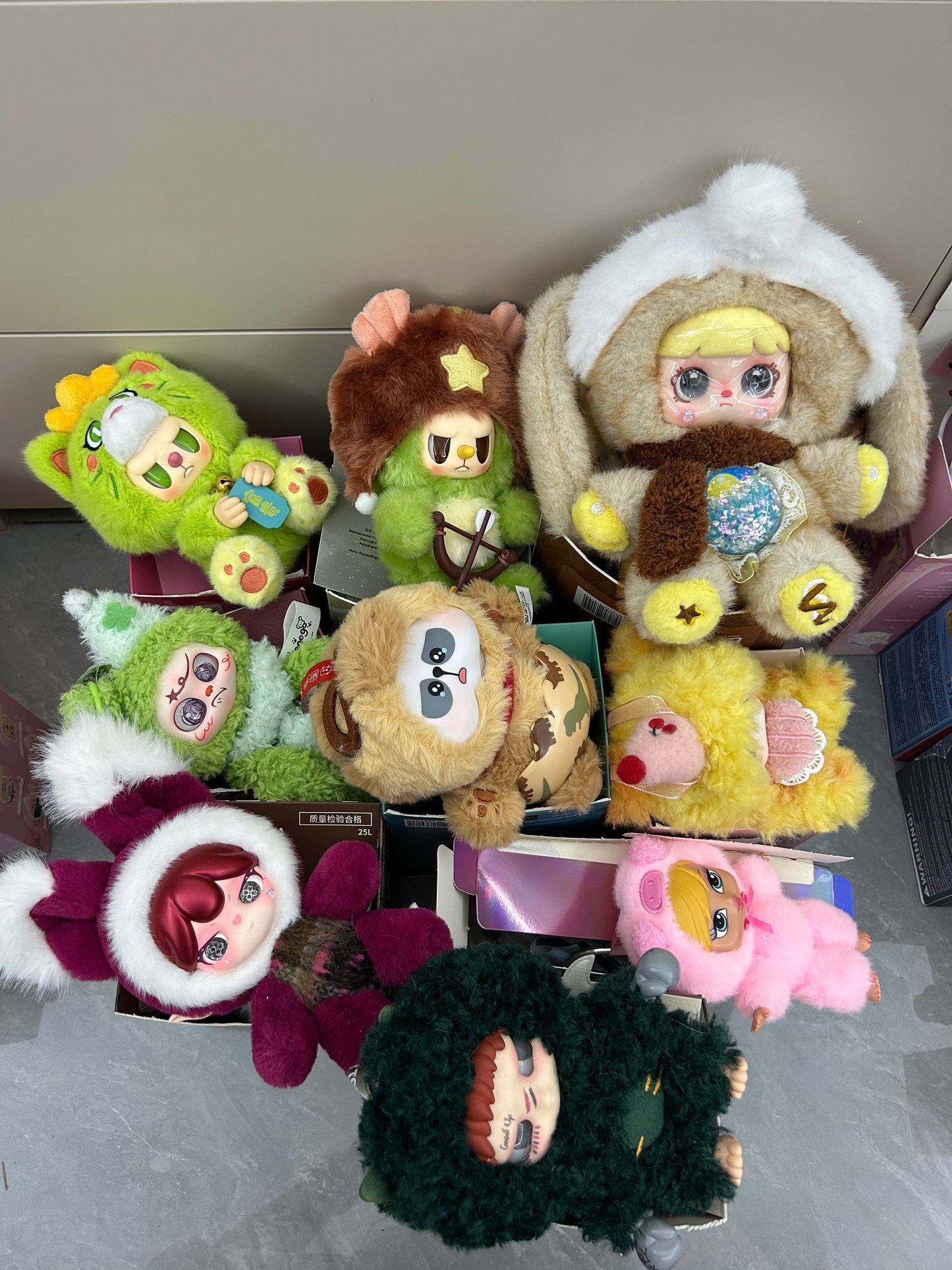 PLUSH SAMPLE SALE
