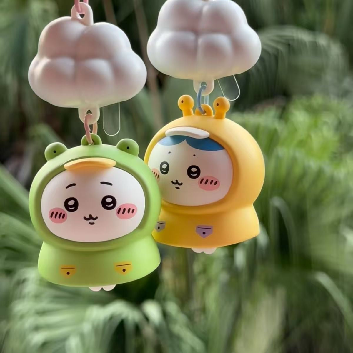 【NEW ARRIVAL】Chiikawa Raincoat Light Up Pendant-SHIP WITH OTHER ITEMS