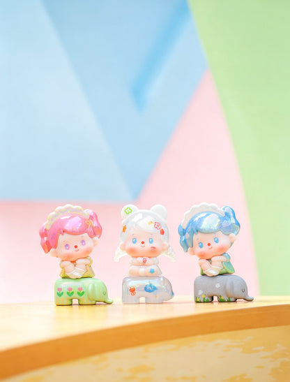 【NEW ARRIVAL】Mhaia Sitting In A Row Mini Figure V1-SHIP WITH OTHER ITEMS