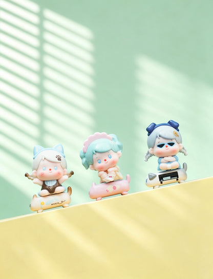 【NEW ARRIVAL】Mhaia Sitting In A Row Mini Figure V1-SHIP WITH OTHER ITEMS