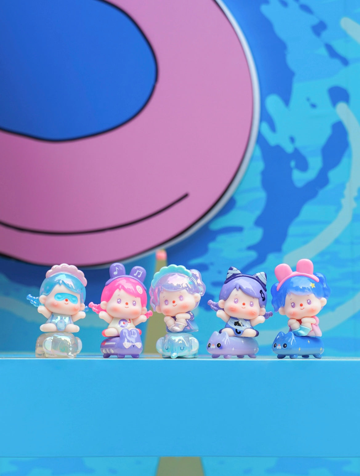 【NEW ARRIVAL】Mhaia Sitting In A Row Mini Figure V1-SHIP WITH OTHER ITEMS