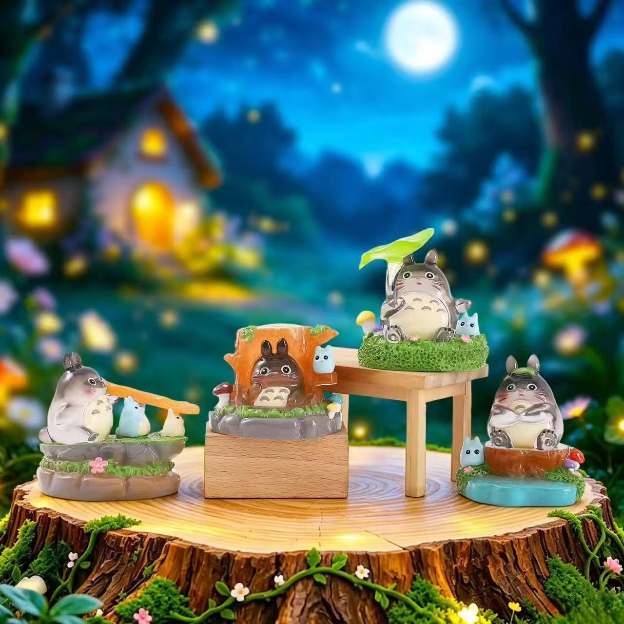 【NEW ARRIVAL】Ghibli Totoro Firefly Forest Time Light Figure