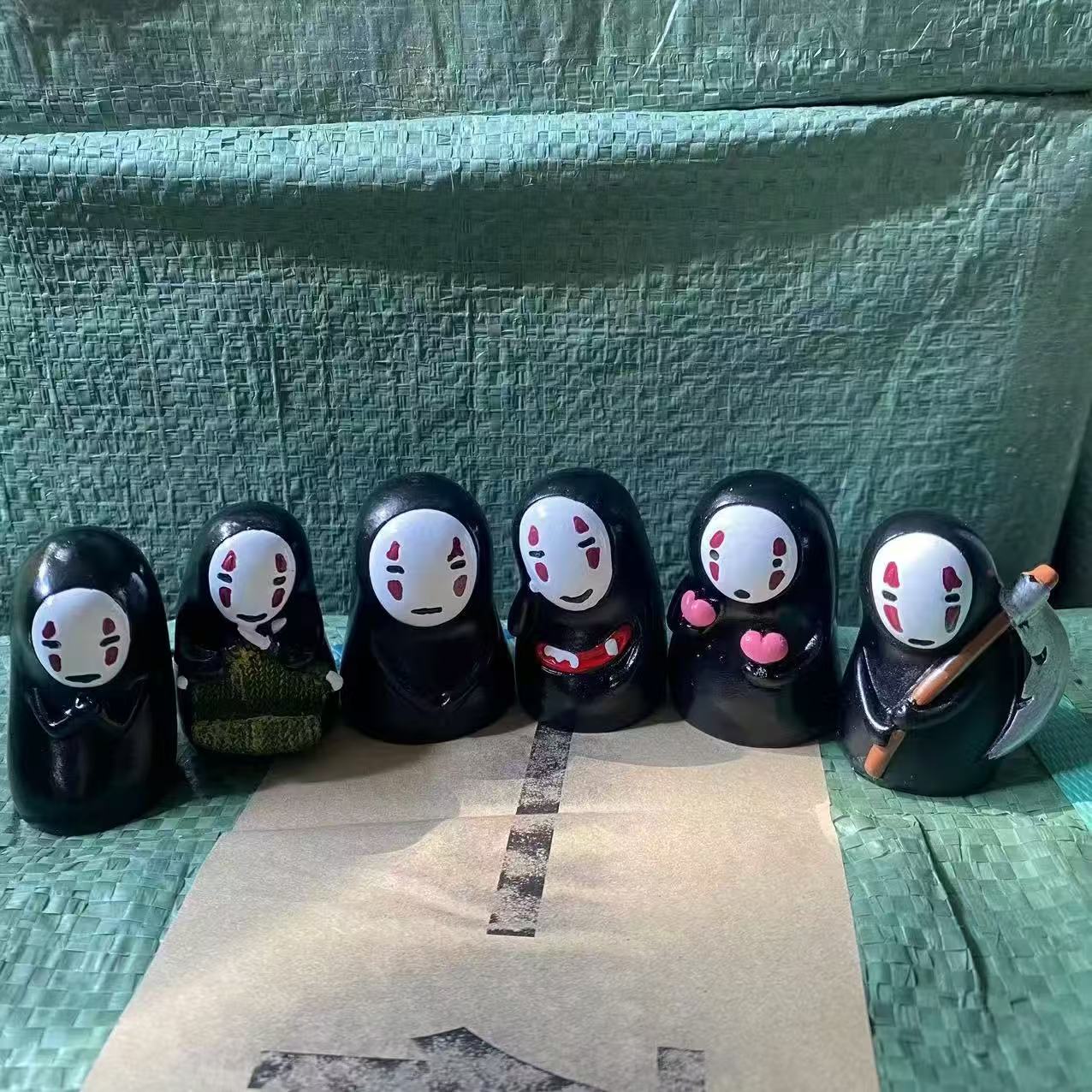 【NEW ARRIVAL】Ghibli No Face Mini Figure-SHIP WITH OTHET ITEMS