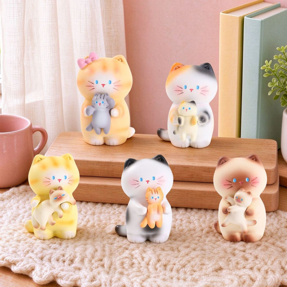【NEW ARRIVAL】Kitten's Hug Mini Figure