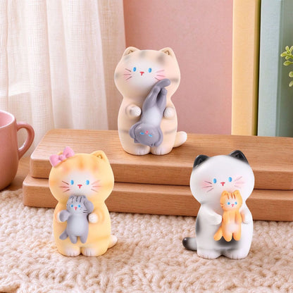 【NEW ARRIVAL】Kitten's Hug Mini Figure