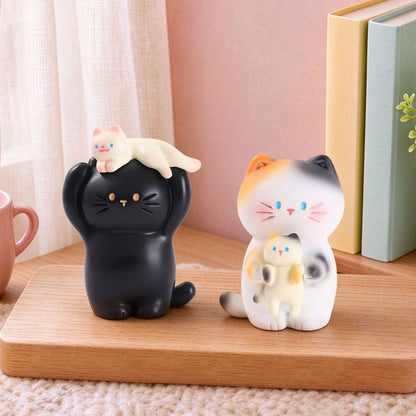 【NEW ARRIVAL】Kitten's Hug Mini Figure